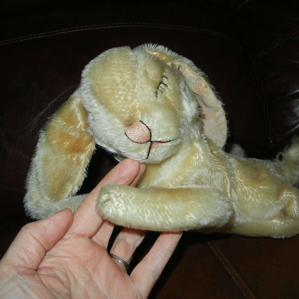 Vintage Steiff FLOPSY Sleeping Rabbit Mohair Rattle Tail Germany  15" long